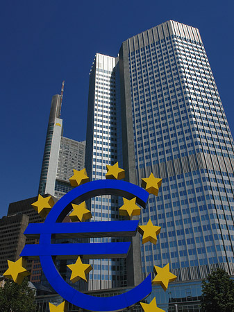 Fotos Eurozeichen mit Eurotower | Frankfurt am Main