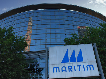 Fotos Schild vor dem Maritimhotel | Frankfurt am Main